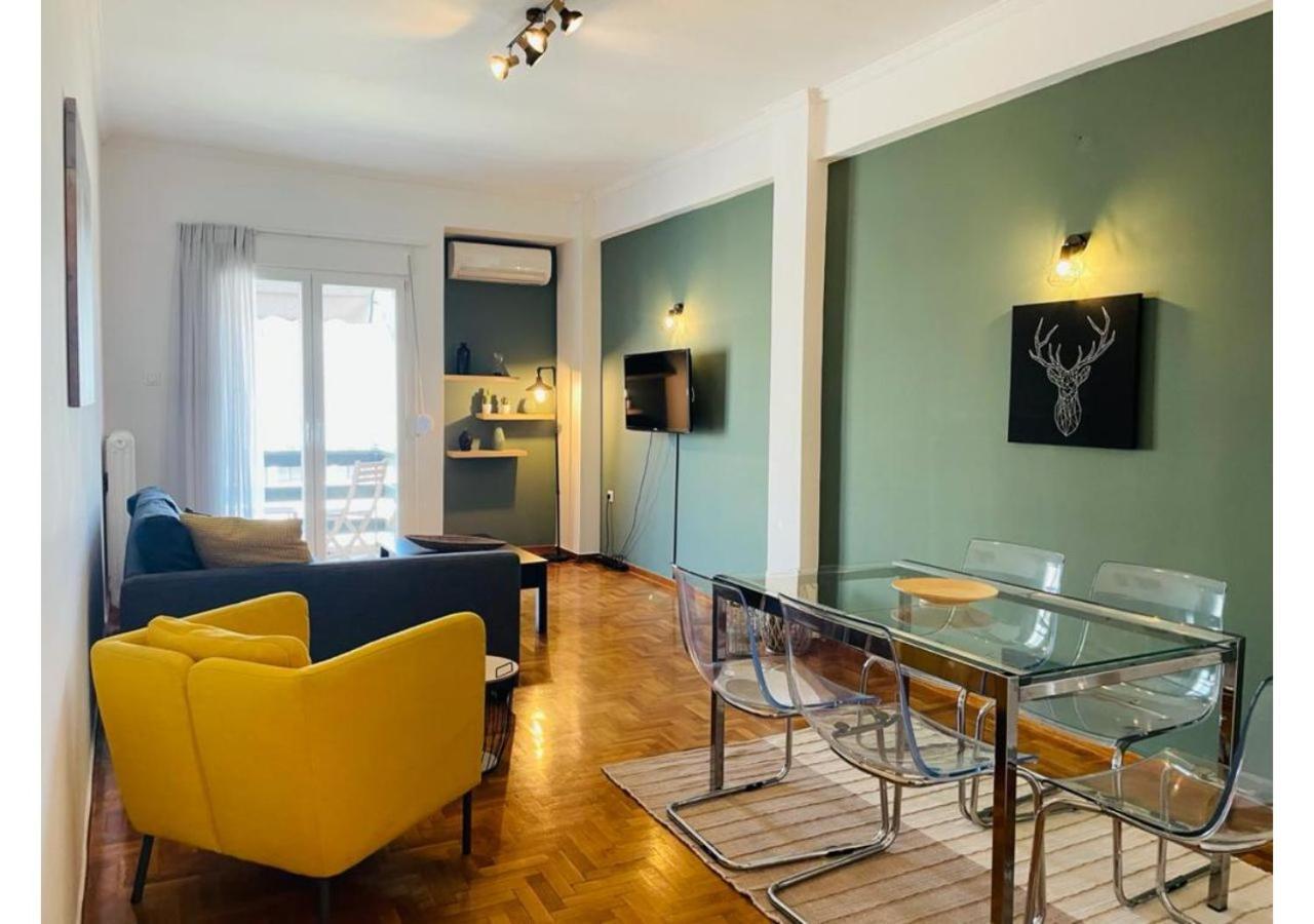 Cozy Apartment In Central Athens - Sleeps 6 Exterior photo